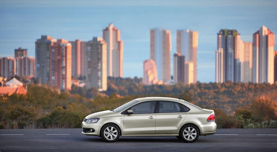  Volkswagen Polo Sedan 2010 года  (фото 18 из 123)